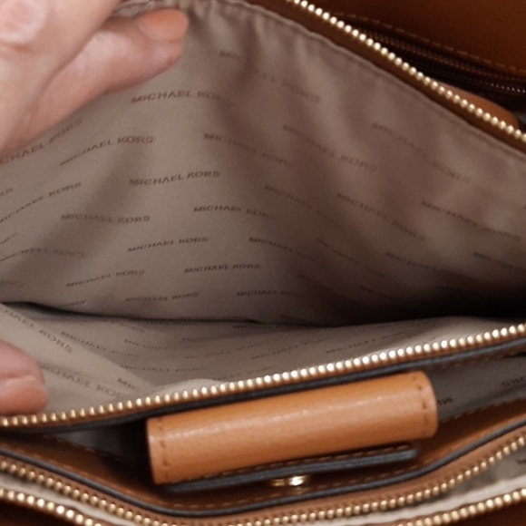 Brown Michael Kors bag - Picture 12 of 14